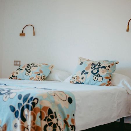 Hostal Restaurant Mussons Vins Poboleda Екстер'єр фото