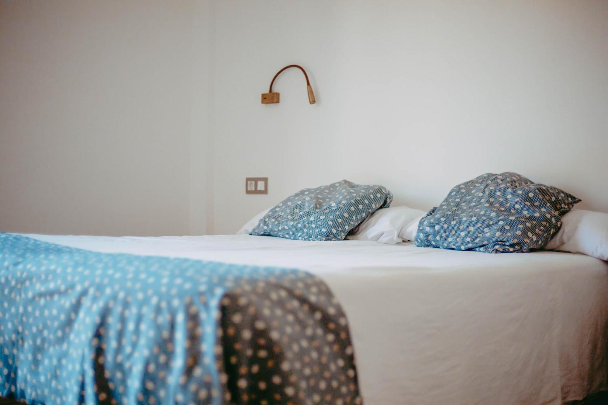 Hostal Restaurant Mussons Vins Poboleda Екстер'єр фото
