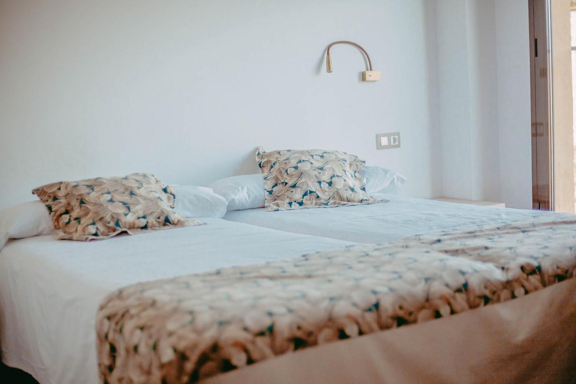 Hostal Restaurant Mussons Vins Poboleda Екстер'єр фото